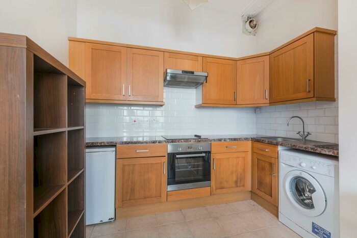 1 Bedroom Flat To Rent In Muswell Avenue, Muswell Hill, London, N10