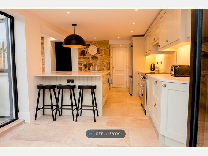 4 Bedroom Semi-Detached House To Rent In Church Street, Newquay, TR7