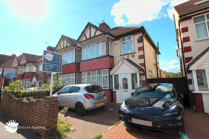4 Bedroom Semi-Detached House To Rent In Vicarage Farm Road, Hounslow, TW5