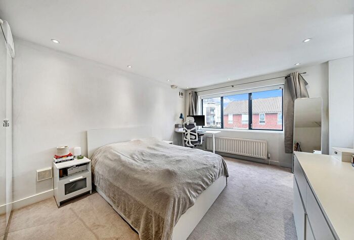 2 Bedroom Detached House For Sale In Brookwood Road, London, SW18