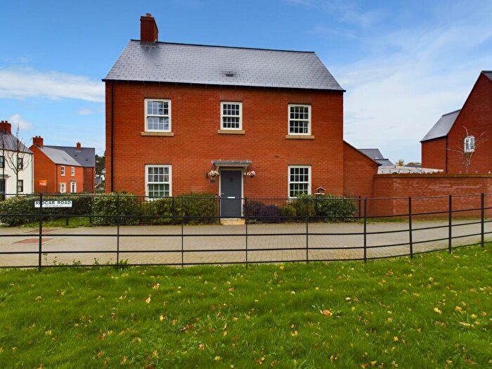 4 Bedroom Detached House For Sale In Redcar Road, Towcester, NN12