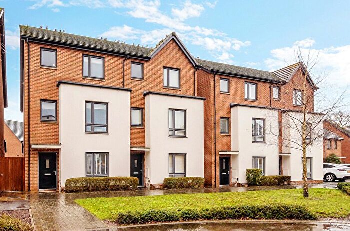 3 Bedroom Semi Detached House For Sale In Woking, Surrey, GU22