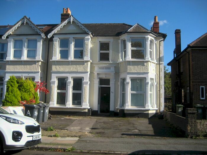 2 Bedroom Flat To Rent In Broadfield Road, Catford, London, SE6