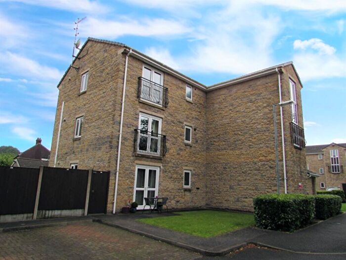 2 Bedroom Flat For Sale In Hayfield Road, Chapel-En-Le-Frith, SK23
