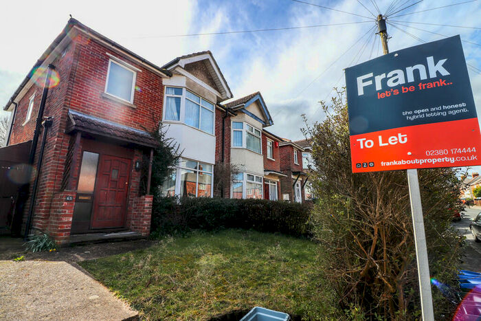 4 Bedroom Semi-Detached House To Rent In Harrison Road, Southampton, SO17