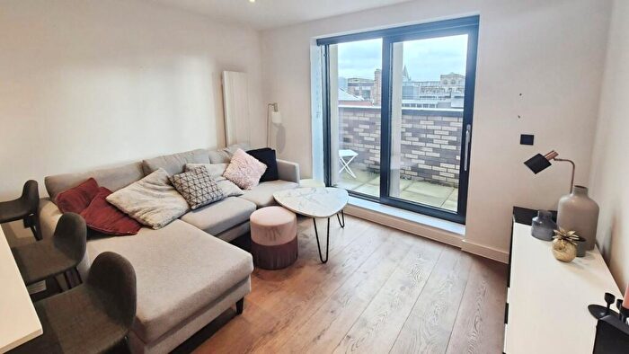 2 Bedroom Flat To Rent In Manhattan Building, George Street, City Centre, Manchester, M1