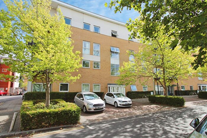 2 Bedroom Flat To Rent In Drake Way, Kennet Island, Reading, RG2