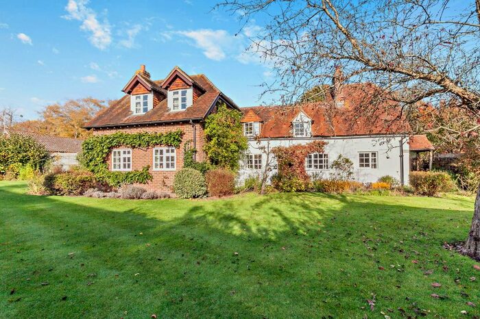 5 Bedroom Detached House For Sale In Lower Green, Leigh, Tonbridge, Kent, TN11