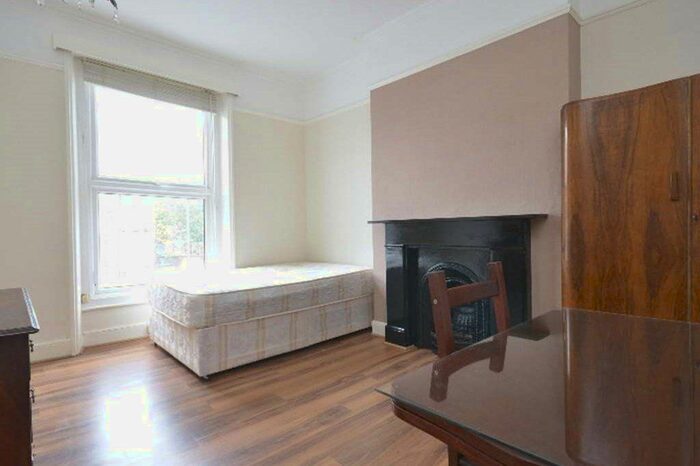 Studio To Rent In Camden Park Road, London, NW1