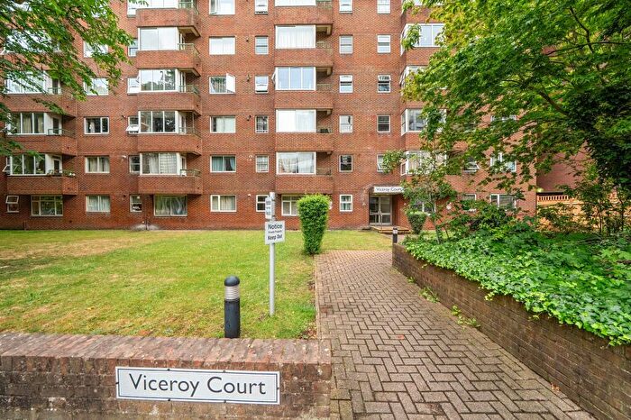 1 Bedroom Flat To Rent In Dingwall Road, Croydon, CR0