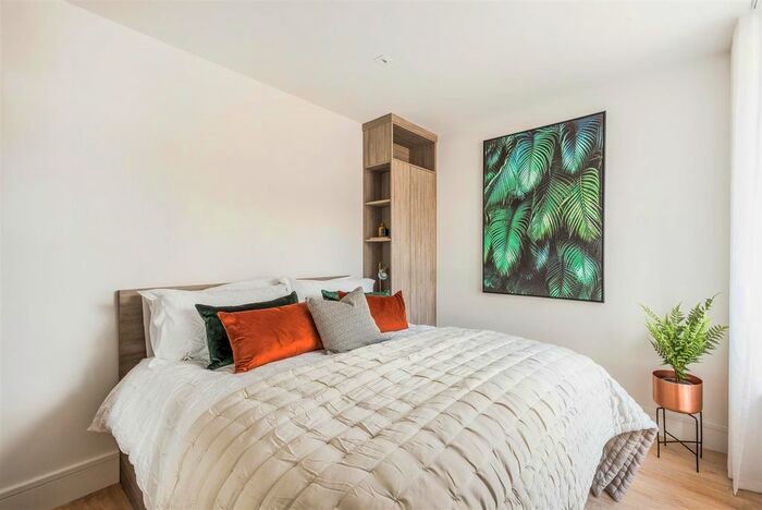 Studio To Rent In Kings Road, Brentwood, CM14