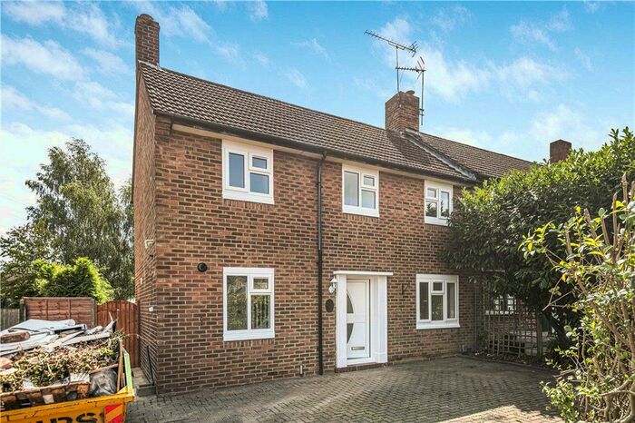 3 Bedroom End Of Terrace House To Rent In Cleeve Road, Leatherhead, Surrey, KT22