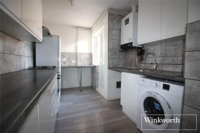 2 Bedroom Flat To Rent In Shenley Road, Borehamwood, Hertfordshire, WD6