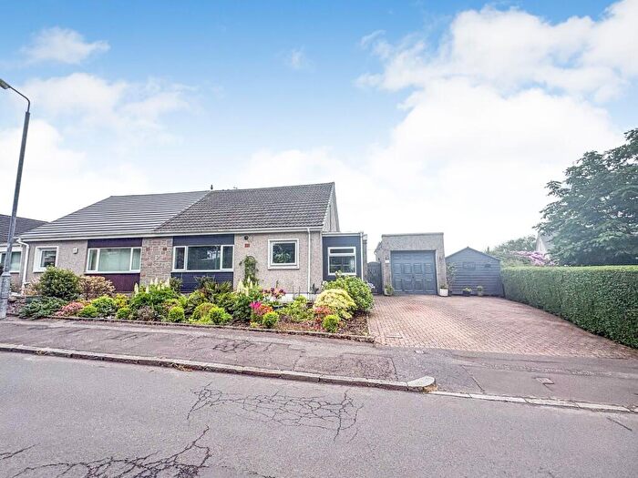 3 Bedroom Semi-Detached Bungalow For Sale In Annetyard Drive, Skelmorlie, PA17