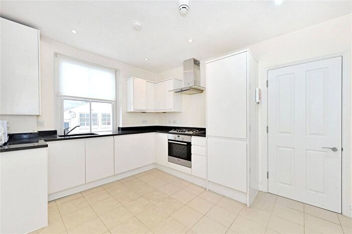 3 Bedroom Apartment To Rent In North Gower Street, Euston, London, NW1