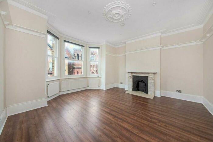 3 Bedroom Maisonette To Rent In Waldegrave Road, Upper Norwood, London, SE19