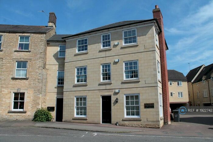 2 Bedroom Flat To Rent In Merchants Place, Chipping Norton, OX7