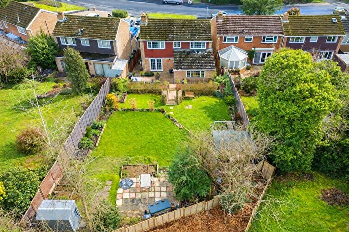 4 Bedroom Detached House For Sale In Mandeville Close, Tilehurst, Reading, Berkshire, RG30