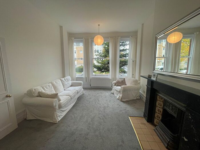 1 Bedroom Flat To Rent In Tollington Park, Finsbury Park, N4