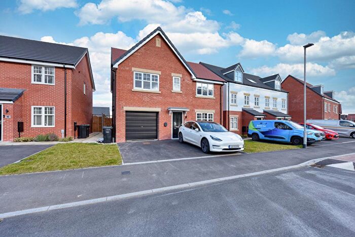 5 Bedroom House To Rent In Stag Drive, Calverton, Nottingham, NG14