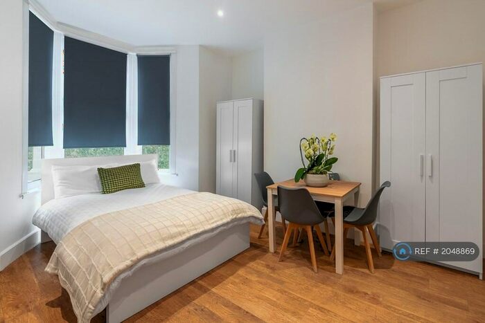 Studio To Rent In Raleigh Road, London, N8