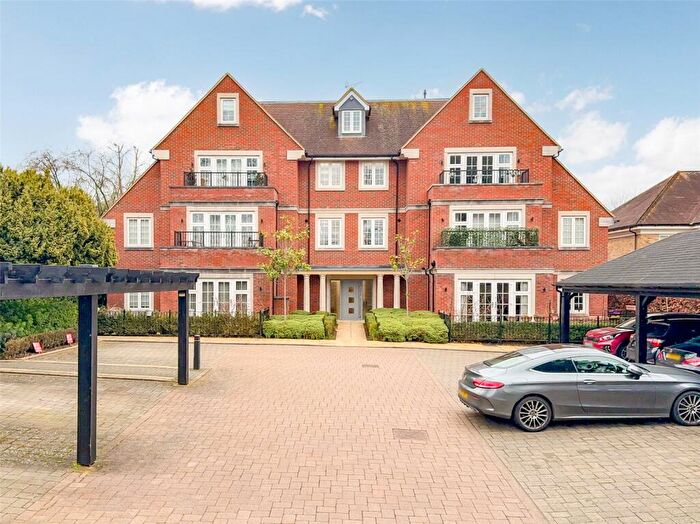 2 Bedroom Apartment For Sale In Watling House, London Road, St. Albans, Hertfordshire, AL1