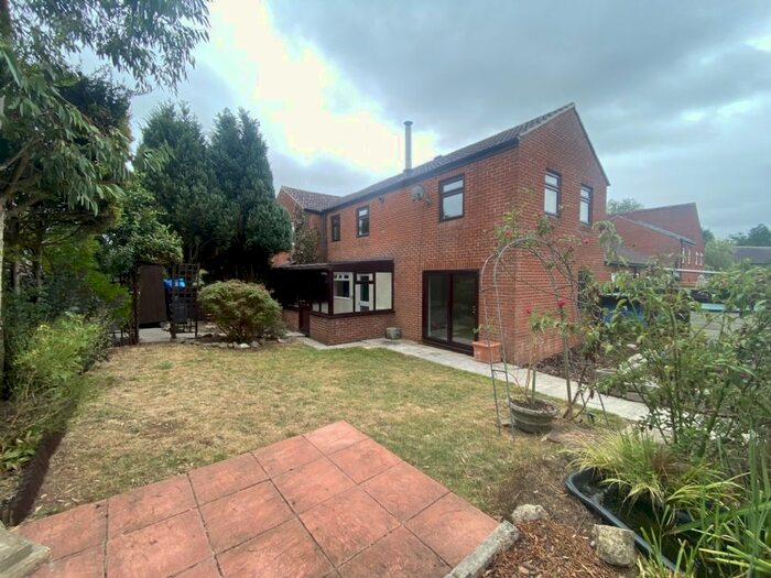 3 Bedroom Terraced House To Rent In Lethbridge Road, Wells, BA5