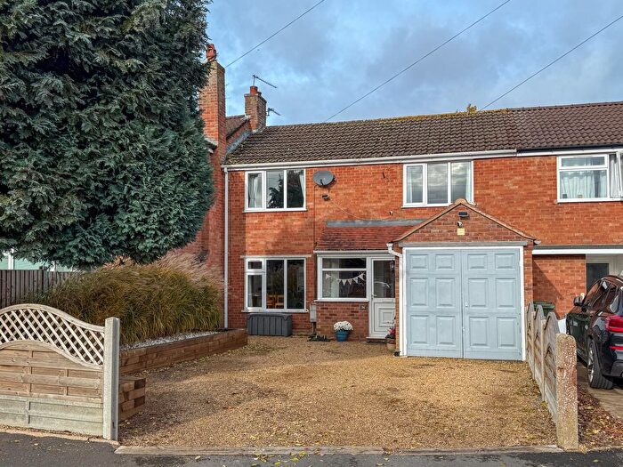 3 Bedroom Terraced House For Sale In Commander Close, Bishops Tachbrook, Leamington Spa, CV33
