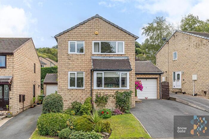 4 Bedroom Detached House For Sale In Longlands Bank, Thongsbridge, Holmfirth, HD9