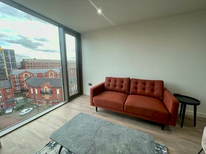 2 Bedroom Apartment To Rent In Oxygen Tower, Manchester, M1