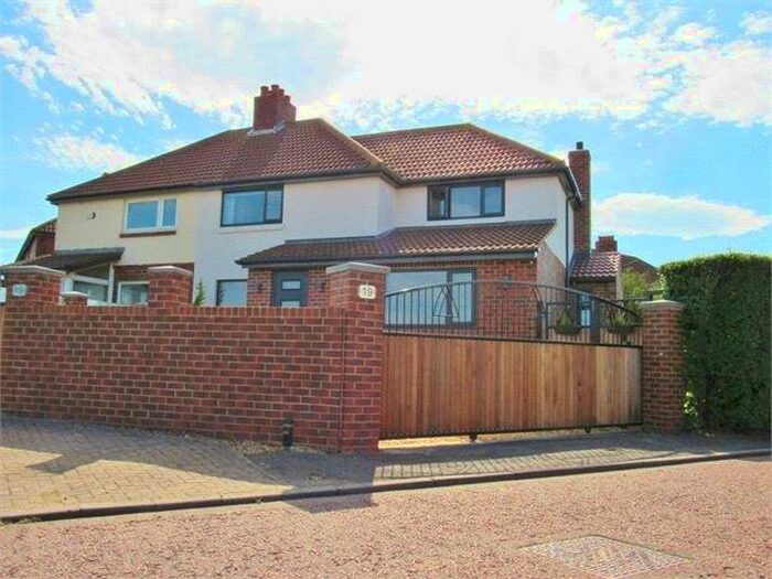 3 Bedroom Semi-Detached House For Sale In The Crescent, Barlow, NE21