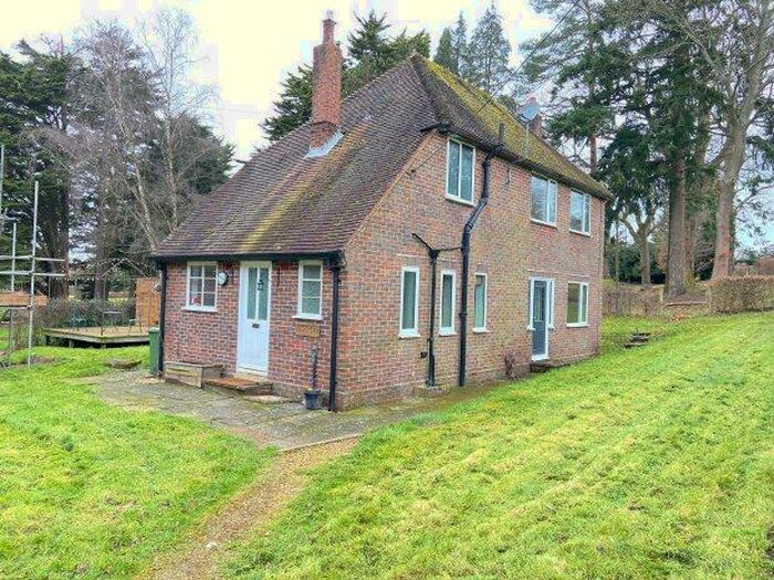 3 Bedroom House To Rent In Plumtree Cross Lane, Itchingfield, RH13