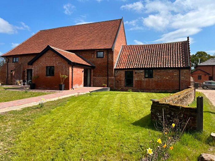 4 Bedroom Semi Detached House For Sale In Hall Farm Barns, Thurleston Lane, Akenham, Ipswich, IP1