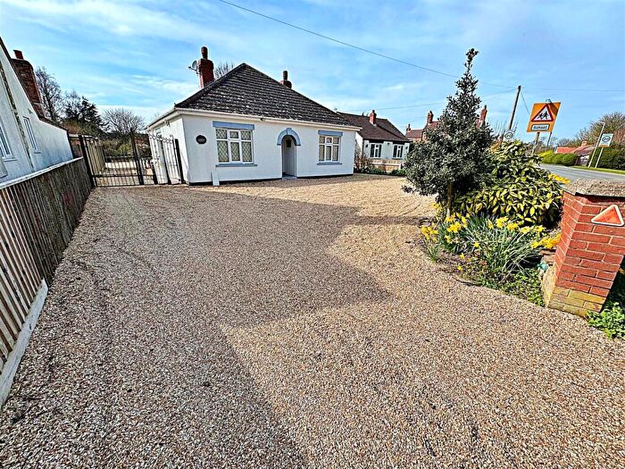 2 Bedroom Detached Bungalow For Sale In Sea Dyke Way, Marshchapel, Grimsby, Lincs, DN36
