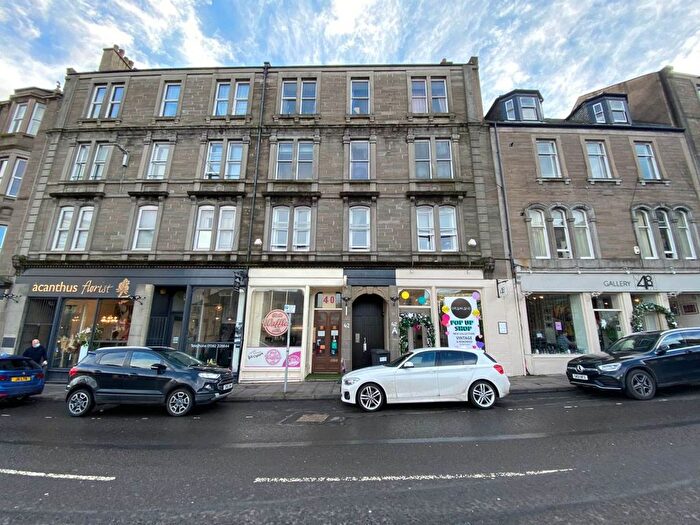 3 Bedroom Flat To Rent In West Port, Dundee, DD1