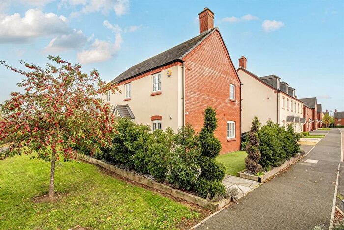 4 Bedroom Detached House For Sale In Ratcliffe Close, Old Stratford, MK19