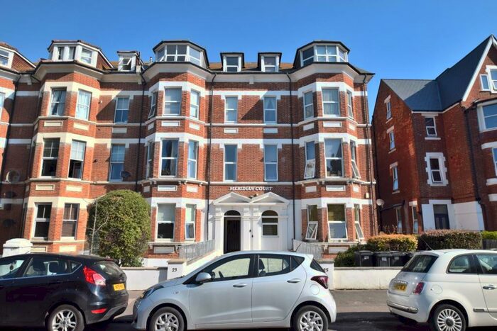 2 Bedroom Flat To Rent In Jevington Gardens, Eastbourne, BN21