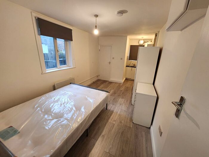 1 Bedroom Studio To Rent In Danbrook Road, London, SW16