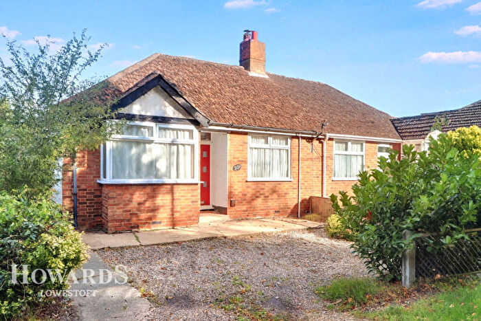 2 Bedroom Semi-Detached Bungalow For Sale In Gorleston Road, Lowestoft, NR32