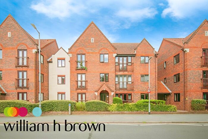 2 Bedroom Flat To Rent In Tynedale Square, Highwoods, Colchester, CO4