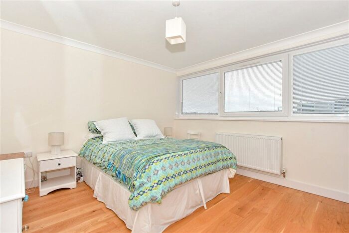 3 Bedroom Town House For Sale In Market Hill, Cowes, Isle Of Wight, PO31