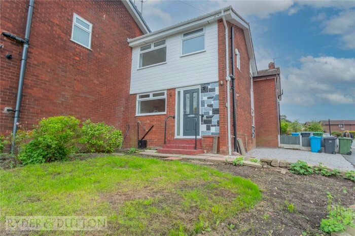 3 Bedroom Town House To Rent In Holden Fold Lane, Royton, Oldham, Greater Manchester, OL2