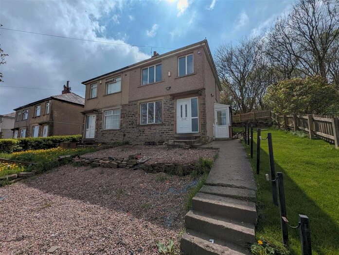 3 Bedroom Semi-Detached House To Rent In Southmere Drive, Bradford, BD7