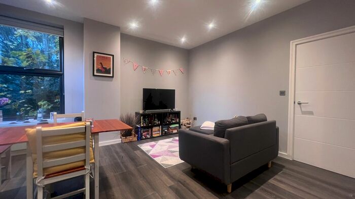 2 Bedroom Flat To Rent In Tamar House, Brants Bridge, Bracknell, RG12