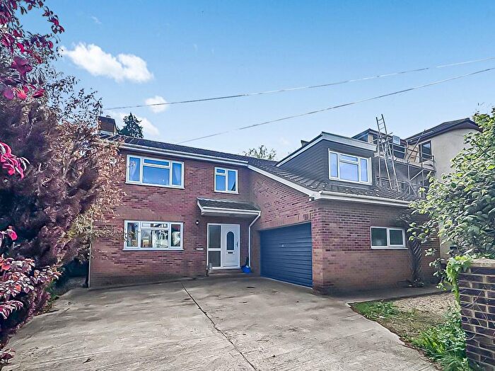 4 Bedroom Detached House For Sale In Stroud Road, Tuffley, Gloucester, GL4