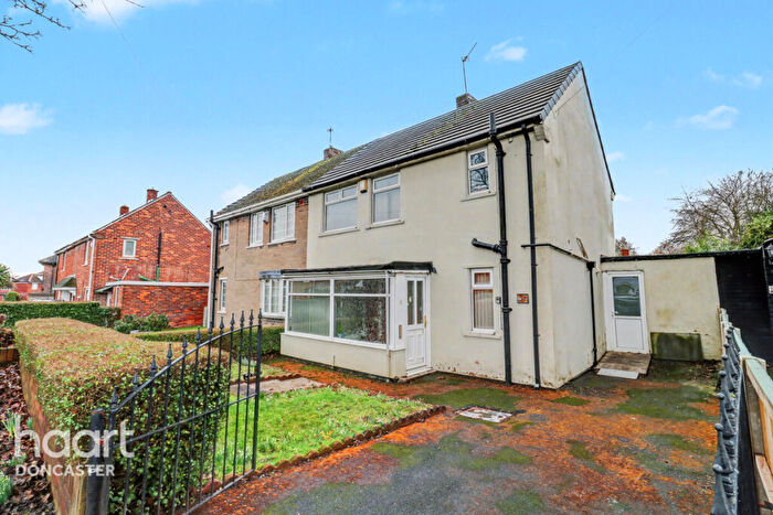 3 Bedroom Semi-Detached House For Sale In Clark Avenue, Edlington, Doncaster, DN12