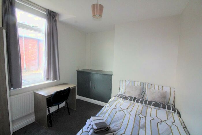 4 Bedroom End Of Terrace House To Rent In Wildman Street, Preston, PR1
