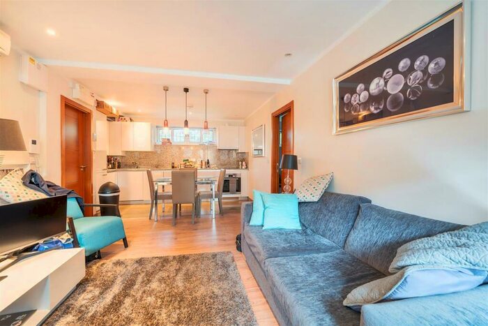 2 Bedroom Flat To Rent In A Maygrove Road, London, NW6