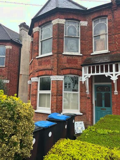 2 Bedroom Flat To Rent In Palmerston Crescent, London, N13