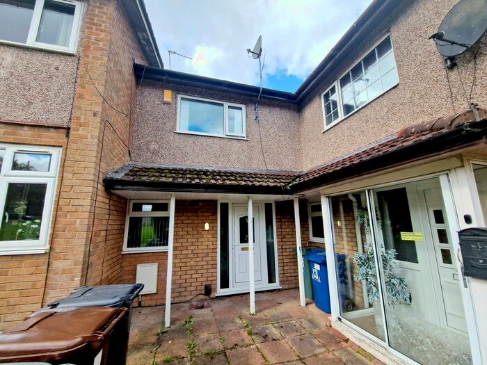 3 Bedroom Semi-Detached House To Rent In Ashbrook Close, Whitefield, Manchester, M45
